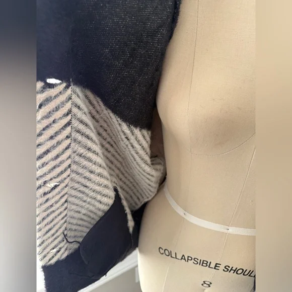 NVLT Eyelash Knit Bomber Coatigan - Picture 10 of 10